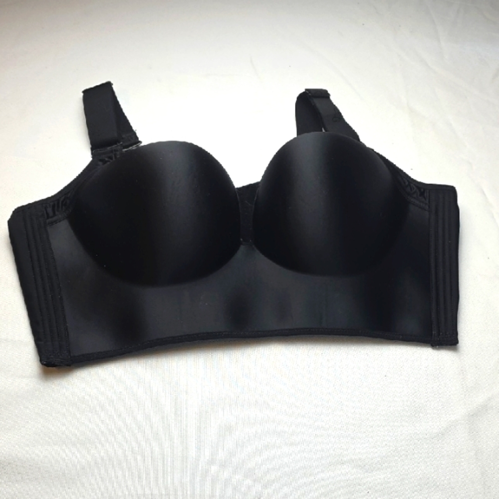 Women's Intimate Shapewear Bra Black Plunging Boning Textured Inside Sz‎ 42 EUC